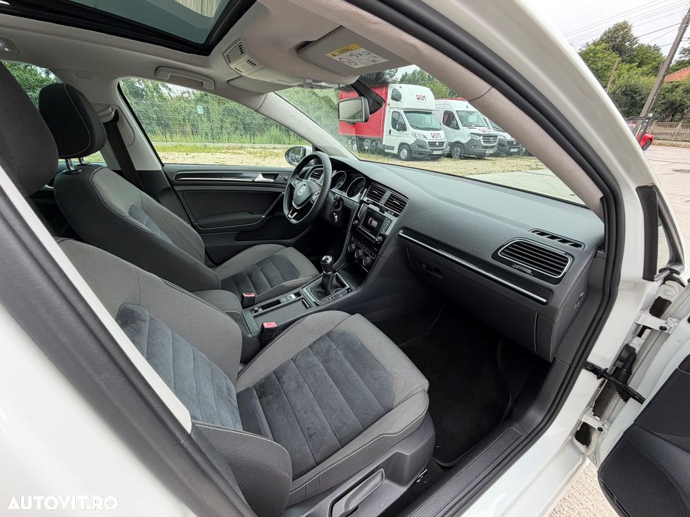 Volkswagen Golf - 11