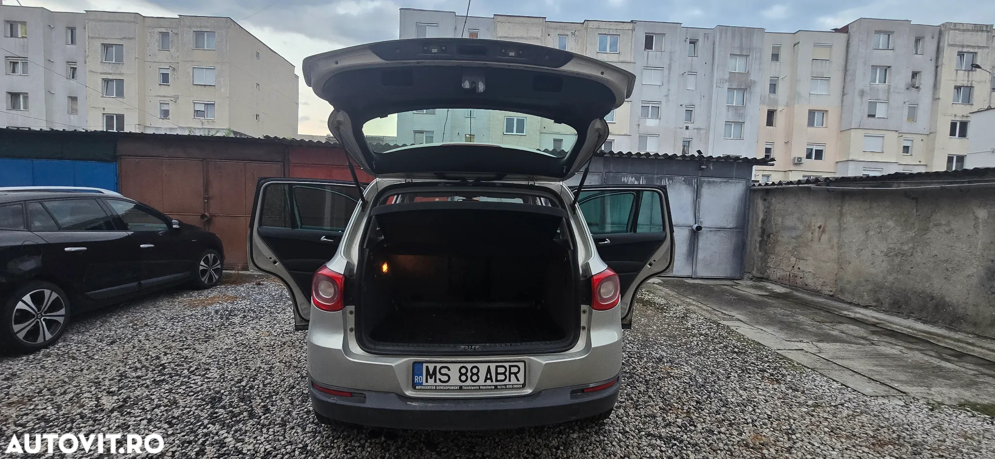 Volkswagen Tiguan - 2