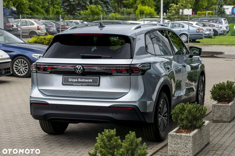 Volkswagen Tiguan - 9