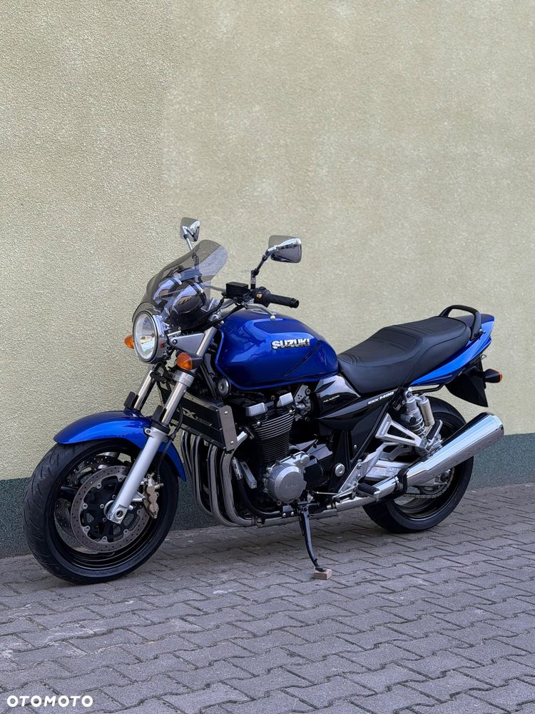Suzuki GSX - 28