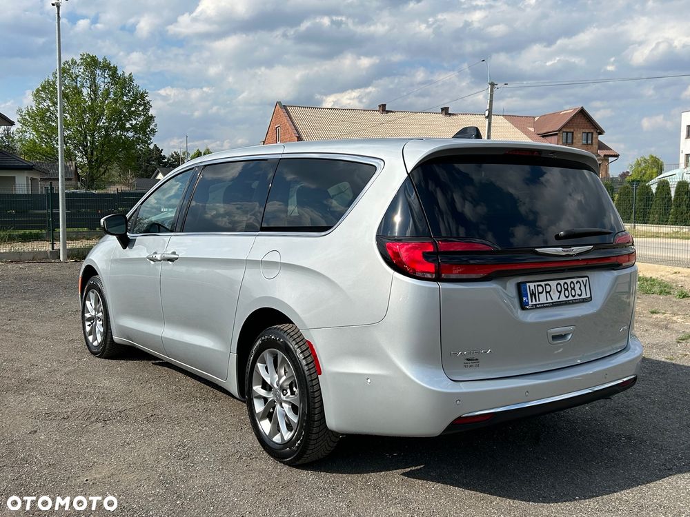 Chrysler Pacifica - 3