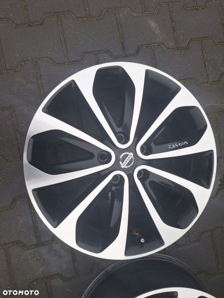 FELGI ALUMINIOWE 4SZT 5x114,3 6,5JX18 ET40 FI 66.1 NISSAN QASHQAI I - 16