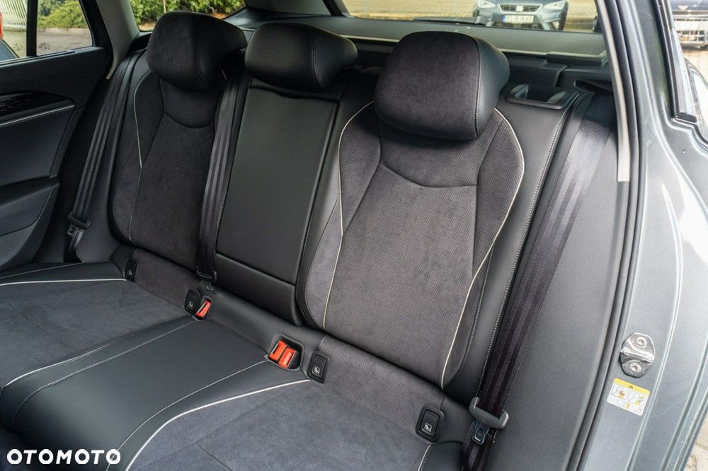 Volkswagen Passat - 15