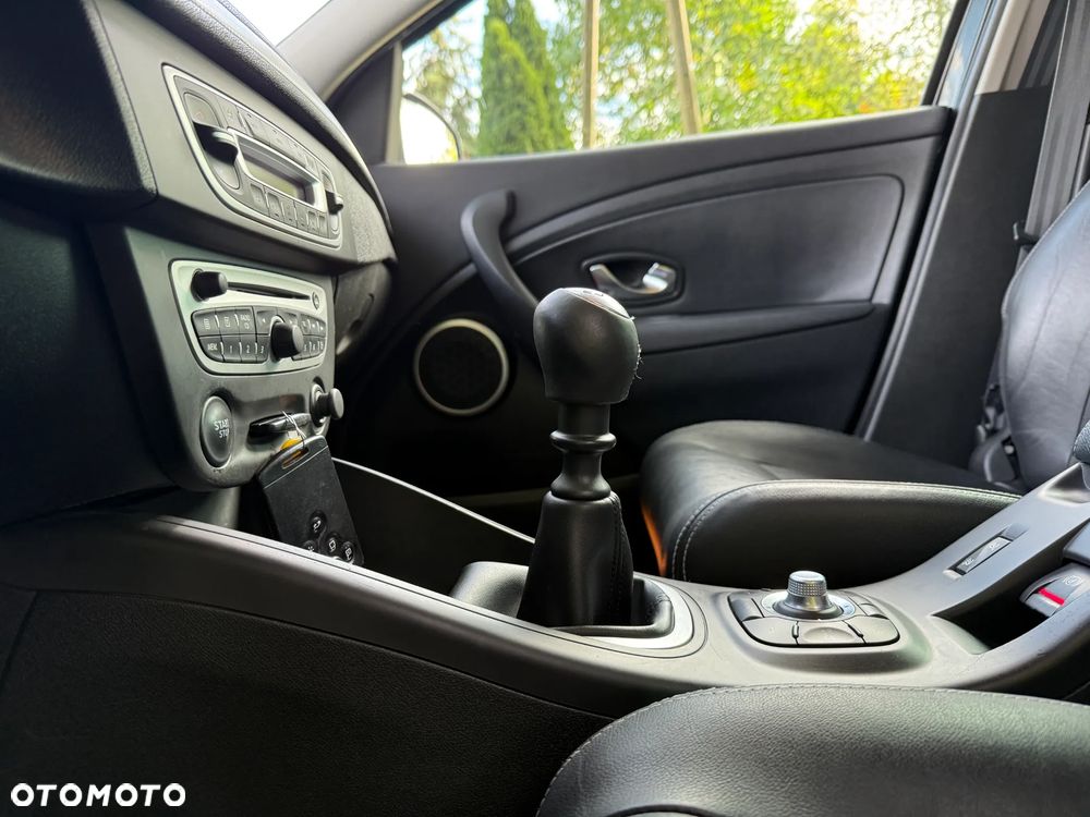 Renault Megane Grandtour dCi 160 FAP Luxe - 14