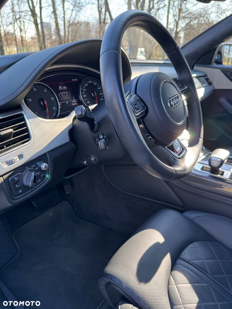 Audi A8 4.2 TDI DPF (clean diesel) quattro tiptronic - 32