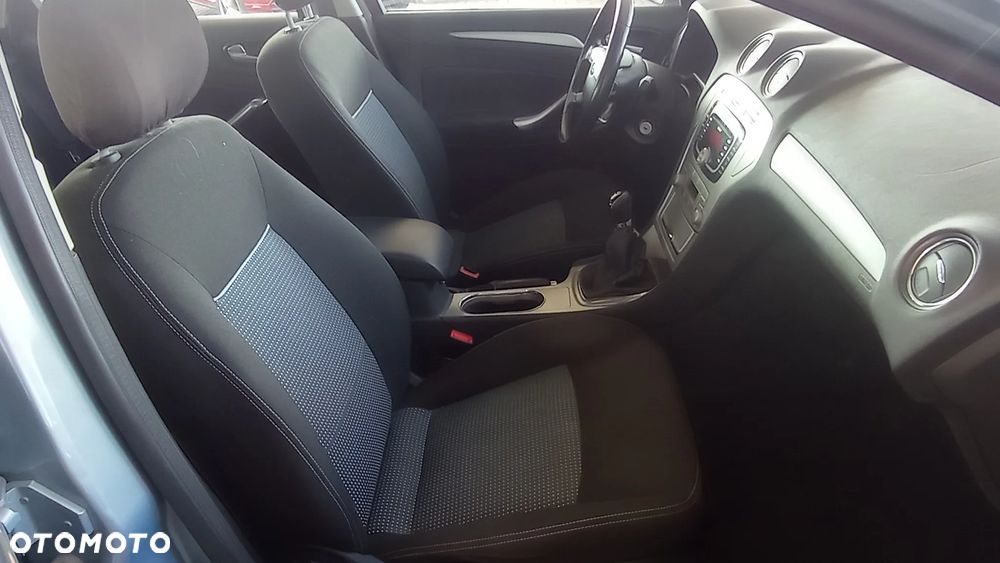 Ford Mondeo 1.6 Titanium - 37