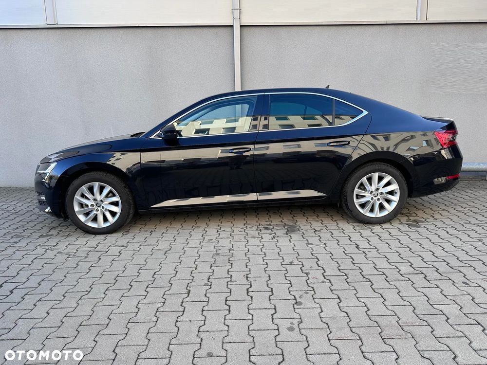 Skoda Superb 2.0 TDI SCR Style DSG - 6
