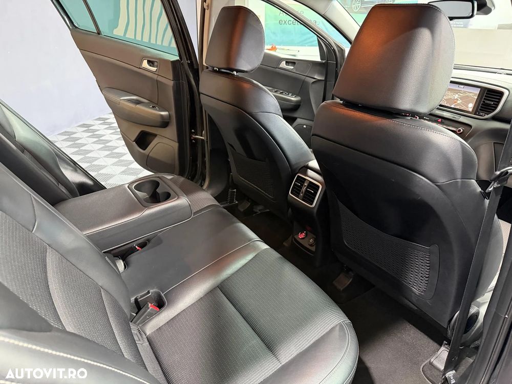 Kia Sportage 1.6 DSL MHEV 7DCT HP 4x2 Style - 26