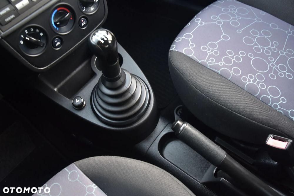 Ford Fiesta ver-1-3-black-magic - 34