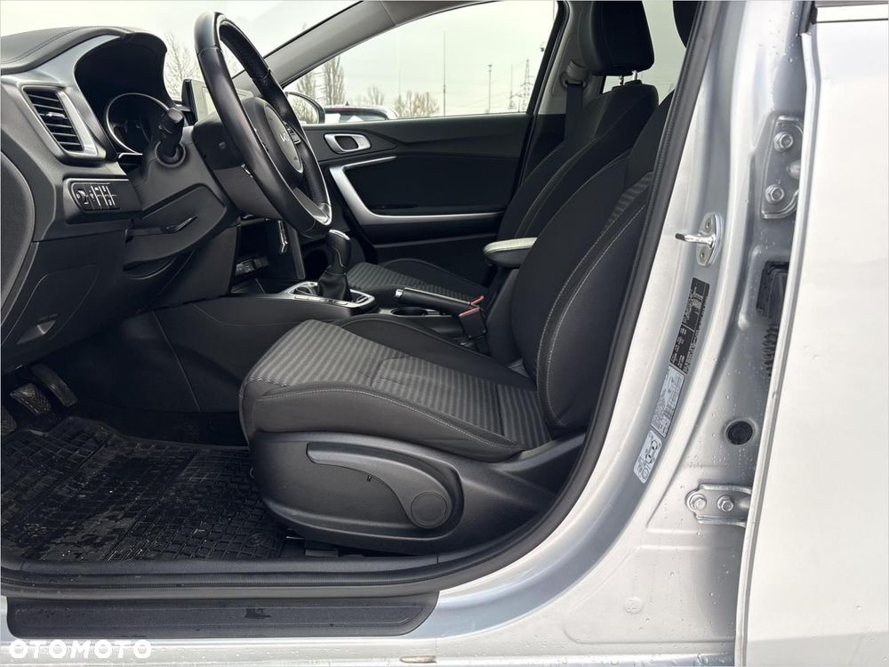 Kia Ceed 1.5 T-GDI M - 10