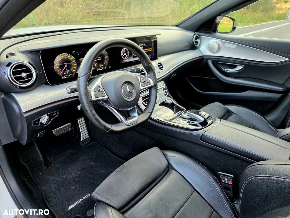 Mercedes-Benz E 220 d T 9G-TRONIC AMG Line - 9