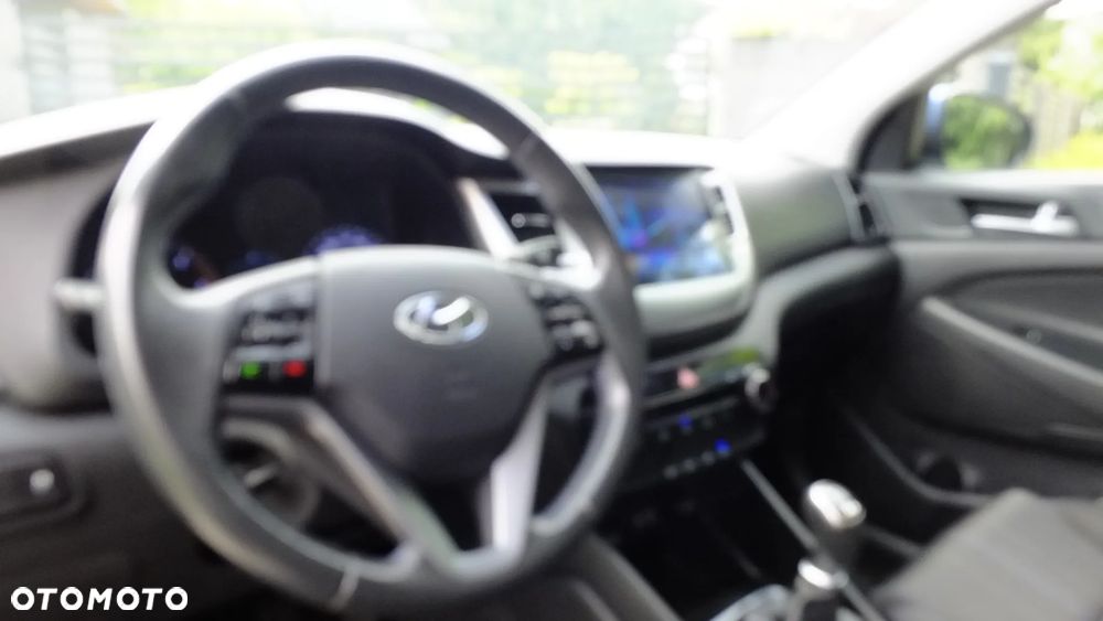 Hyundai Tucson 1.7 CRDI BlueDrive Style 2WD - 23