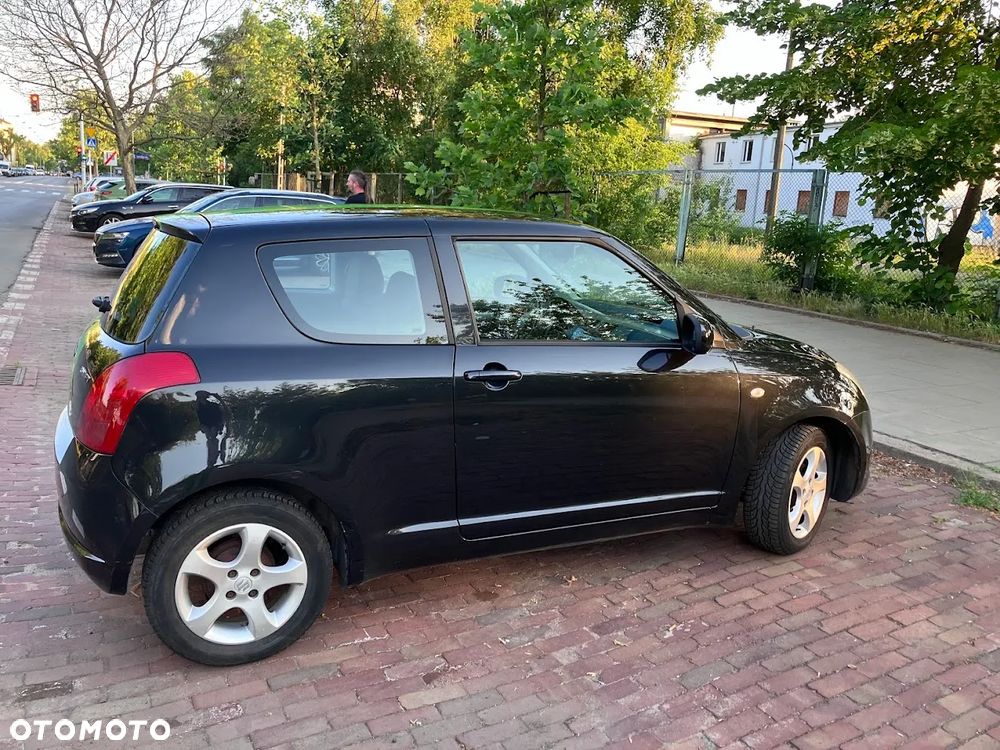 Suzuki Swift - 4
