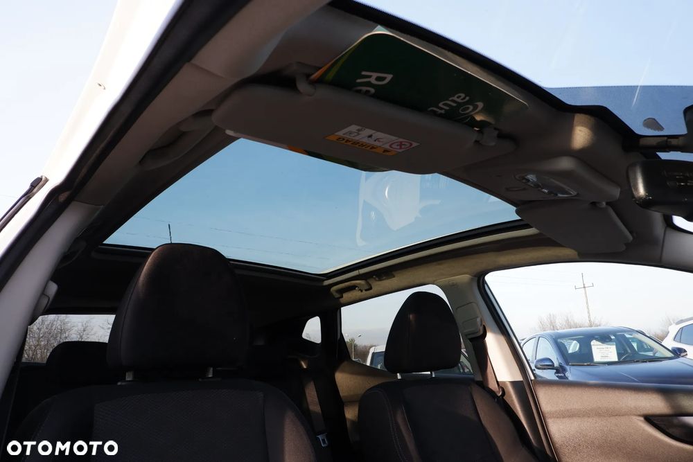 Nissan Qashqai 1.6 DCi Xtronic N-Connecta - 9