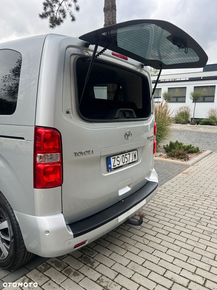 Toyota ProAce Kombi 2.0 D-4D Medium 2,8t - 9