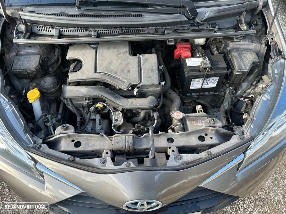 Toyota Yaris 1.0 VVT-i Comfort c/ Design-Pack - 20