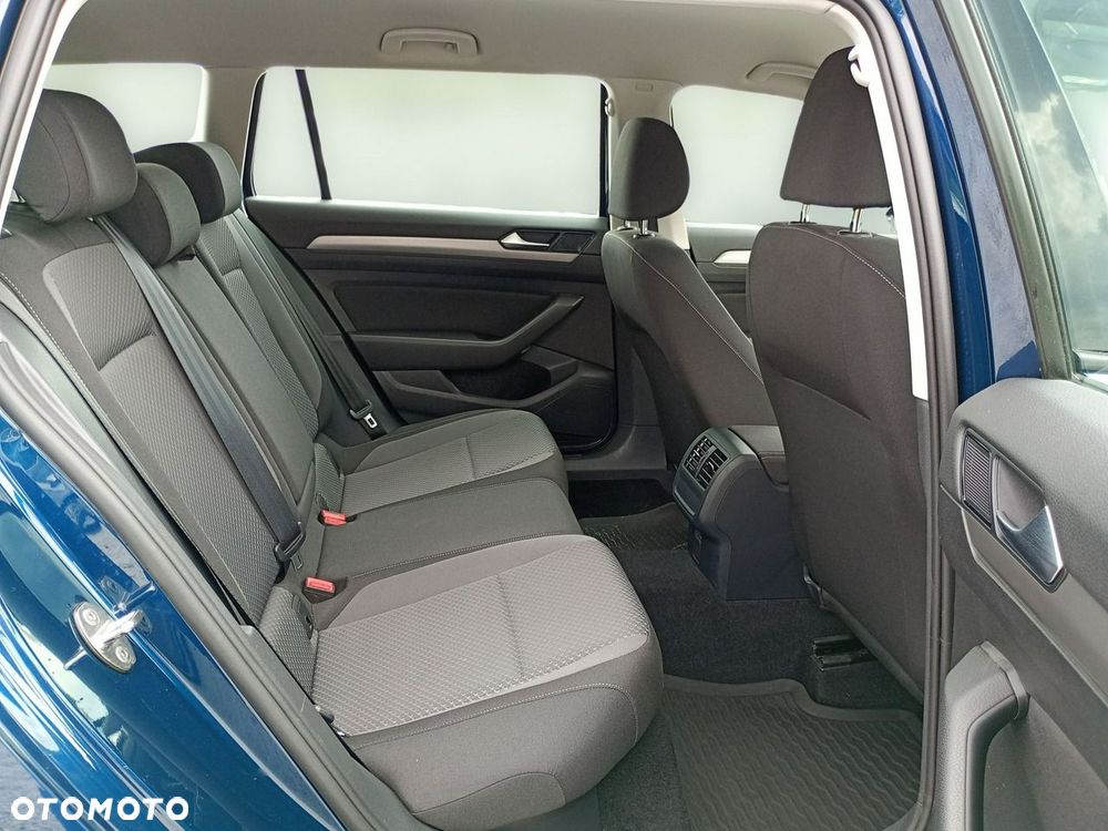 Volkswagen Passat Variant 2.0 TDI EVO Essence - 31