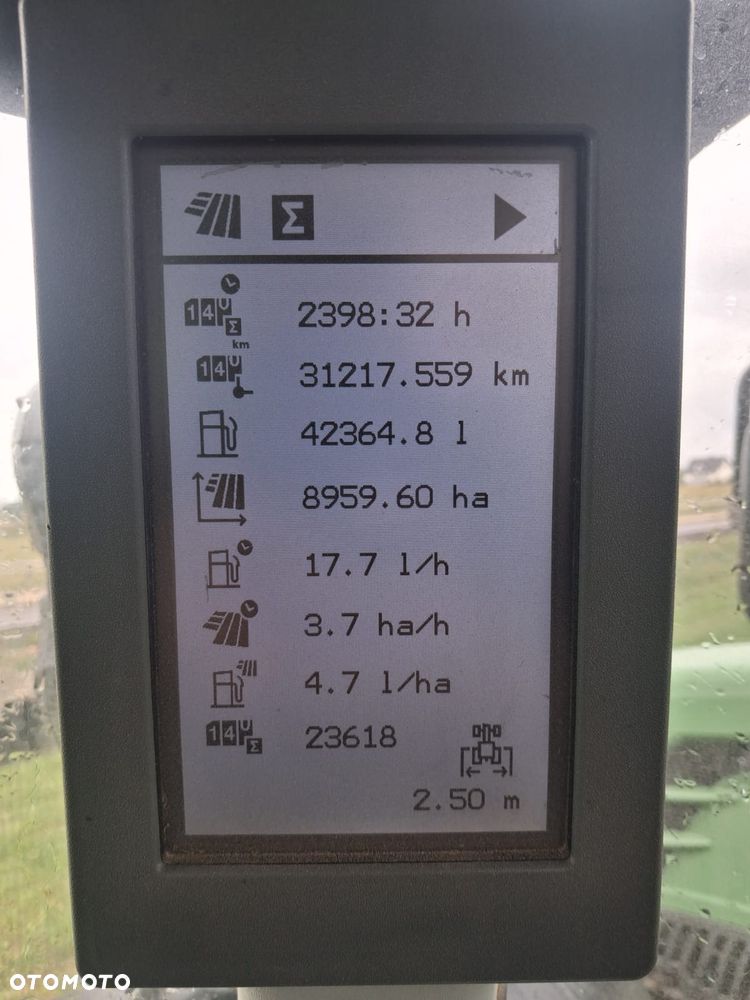 Claas Axion 830 - 11