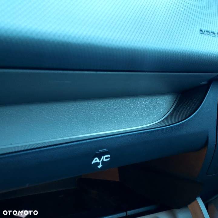 Peugeot 207 1.4 16V Presence - 24