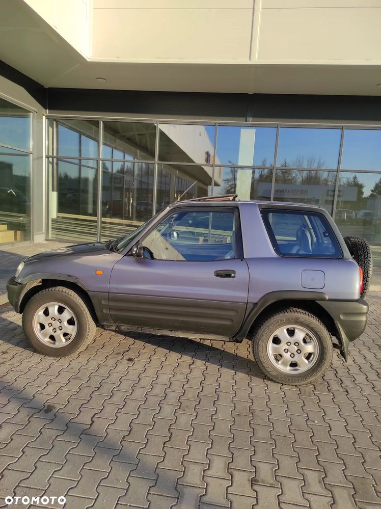 Toyota RAV4 2.0 - 10
