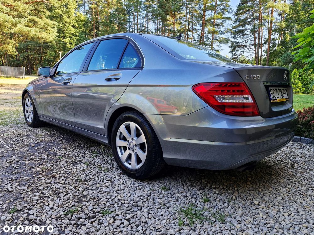 Mercedes-Benz Klasa C 180 CGI BlueEFFICIENCY Avantgarde - 15