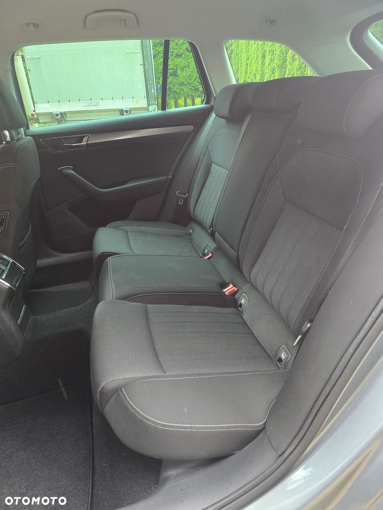 Skoda Superb 2.0 TDI Style DSG - 16