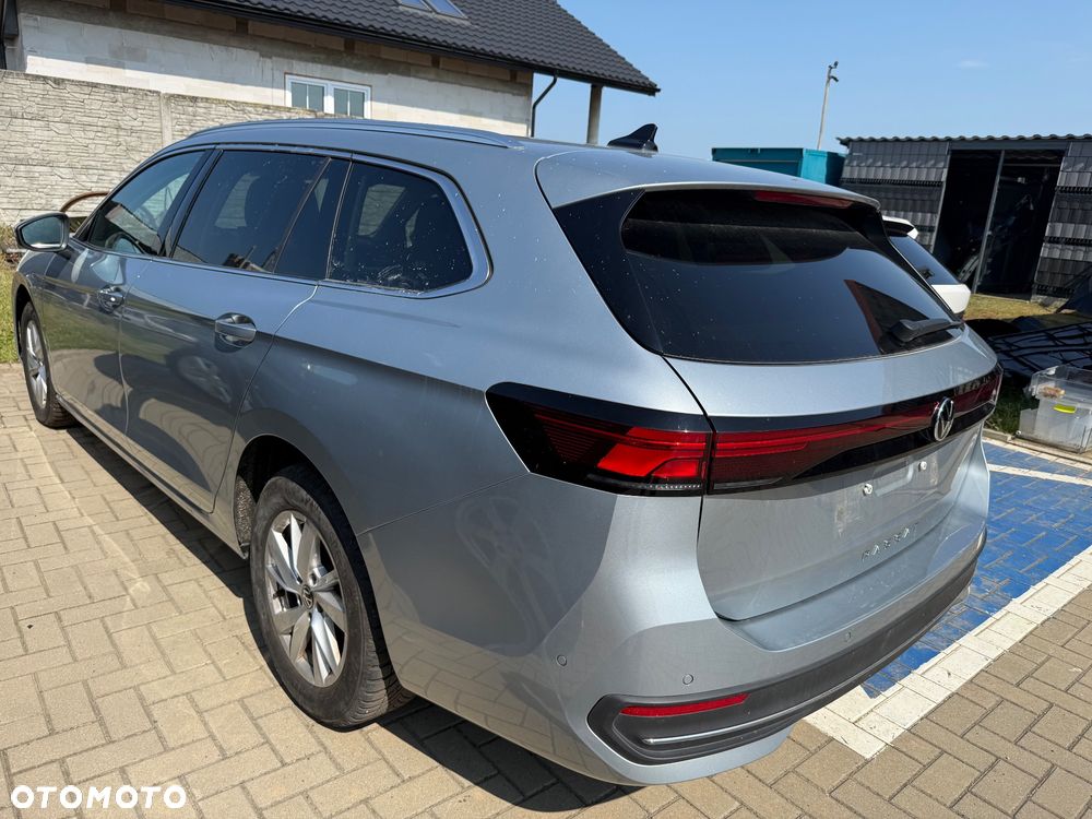 Volkswagen Passat - 2