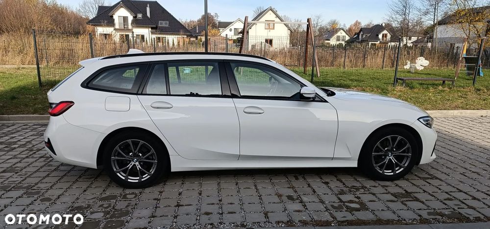 BMW Seria 3 318i Sport Line - 9