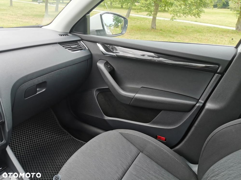 Skoda Octavia 2.0 TDI SCR Style DSG - 37