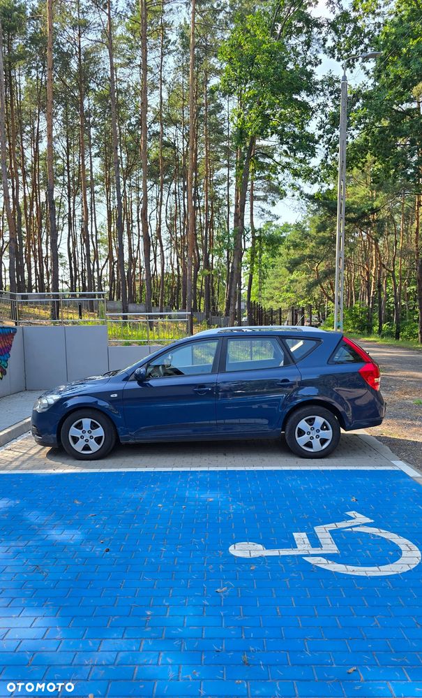 Kia Ceed 1.6 CRDi 90 ISG Vision - 6