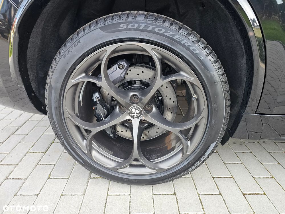 Alfa Romeo Stelvio - 32