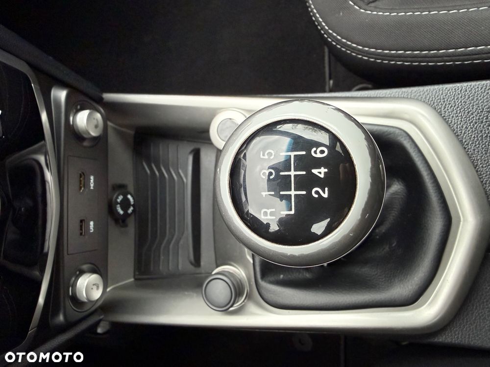 SsangYong/KGM Tivoli e-XGi 160 2WD Black+White - 31