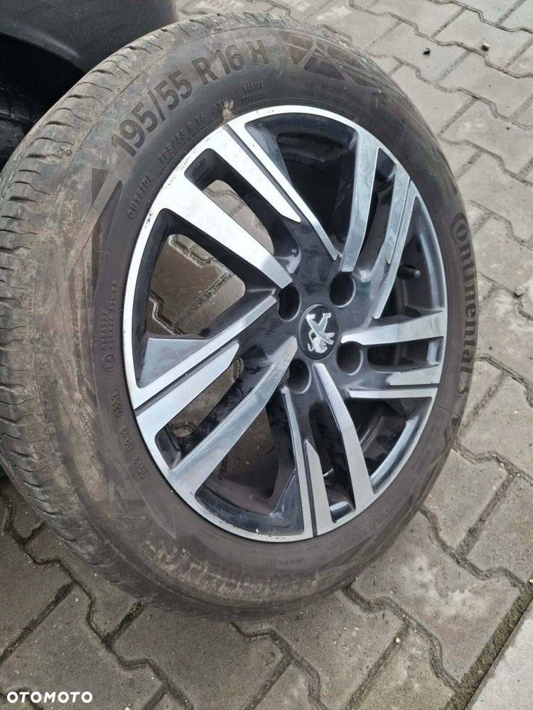 Peugeot 208 1.2 PureTech Allure S&S - 27