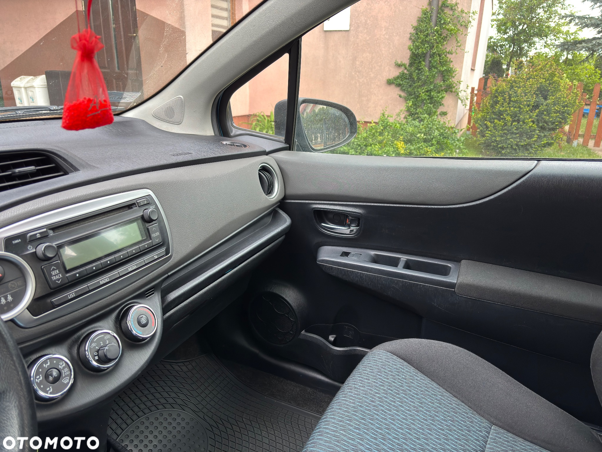 Toyota Yaris - 5