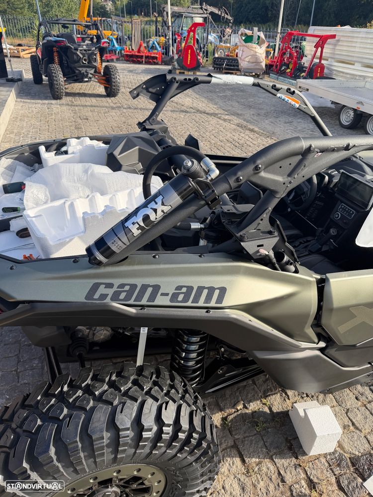 Can-Am Maverick X3 X RC TURBO RR - 6