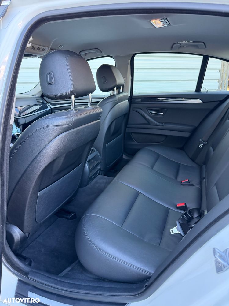 BMW Seria 5 520i Aut. - 11