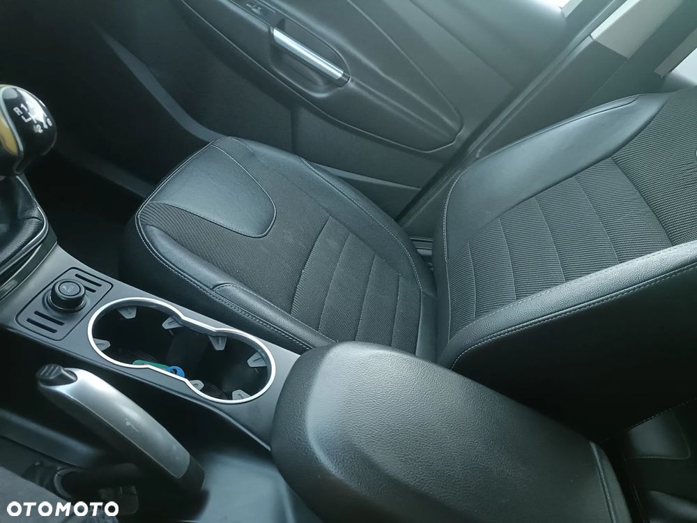 Ford Kuga 2.0 TDCi 4x4 Titanium - 8