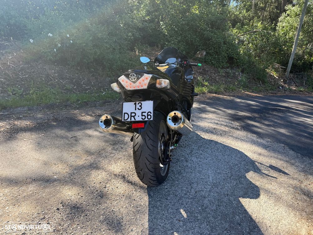 Kawasaki ZZR 1400 - 13