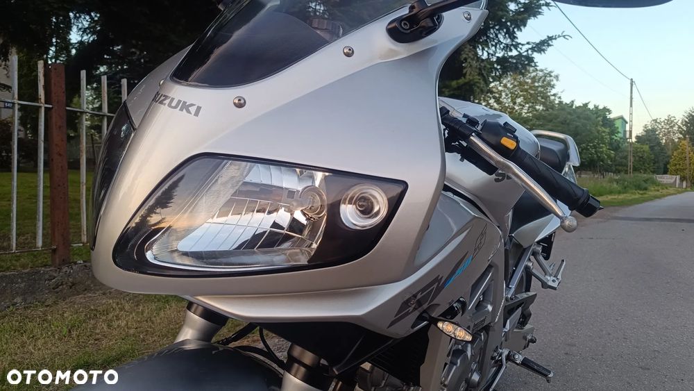 Suzuki SV - 15