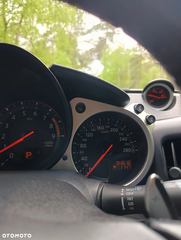 Nissan 370 Z - 5