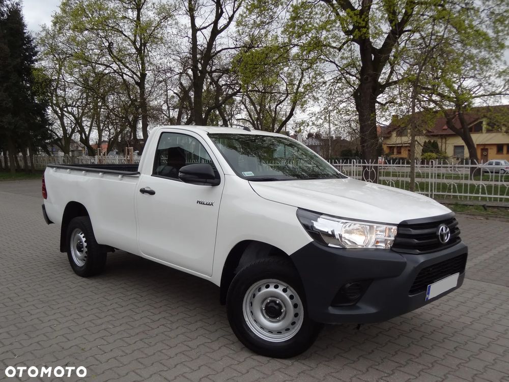 Toyota Hilux 2.4 D-4D Single Cab DLX 4x4 - 1