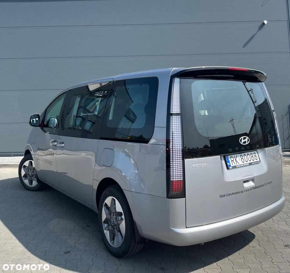 Hyundai Staria 1.6 T-GDI HEV Smart VIP - 4