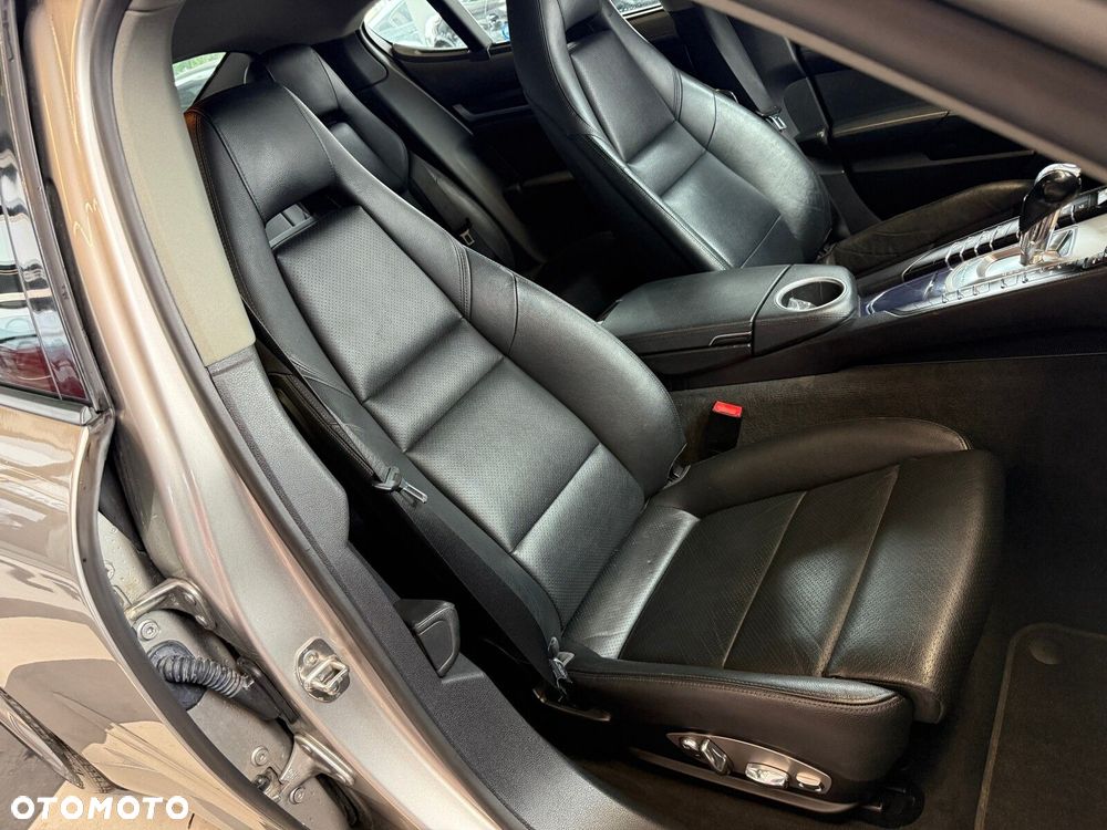 Porsche Panamera - 17