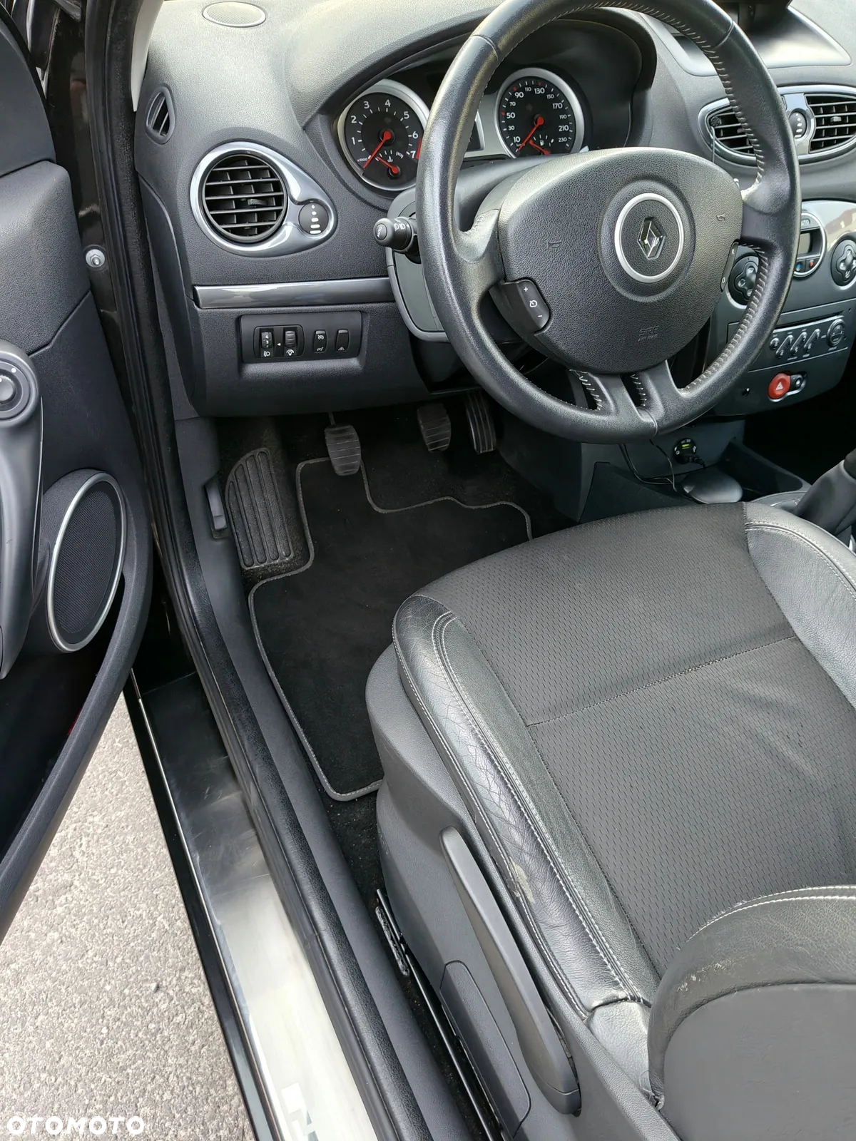 Renault Clio - 33