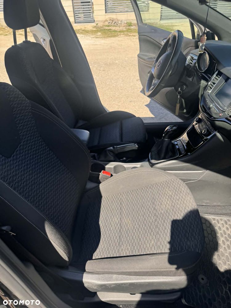 Opel Astra 1.6 CDTI Dynamic S&S - 9