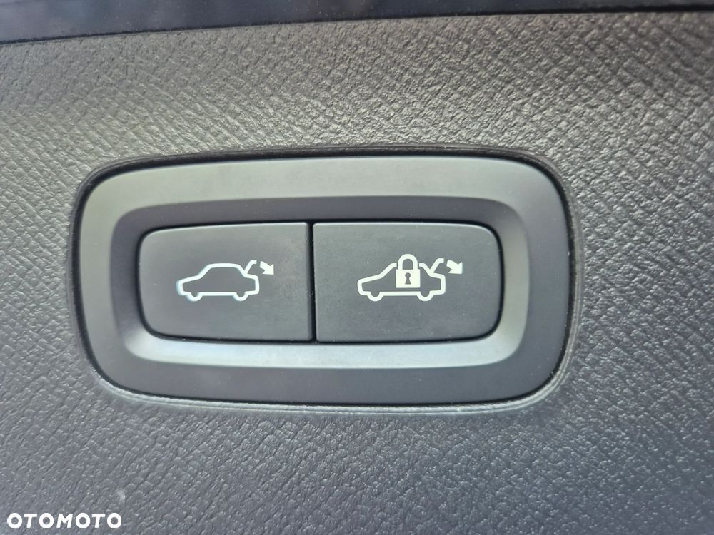 Volvo XC 90 T8 AWD Recharge Geartronic Inscription Expression - 25