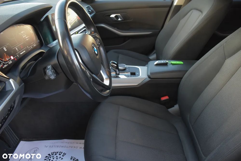 BMW Seria 3 320d Sport Line Shadow sport - 21