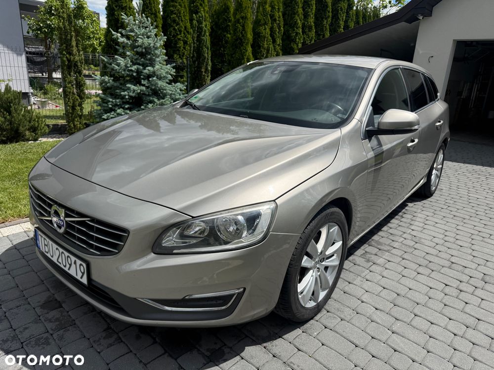Volvo V60 D3 Summum - 1