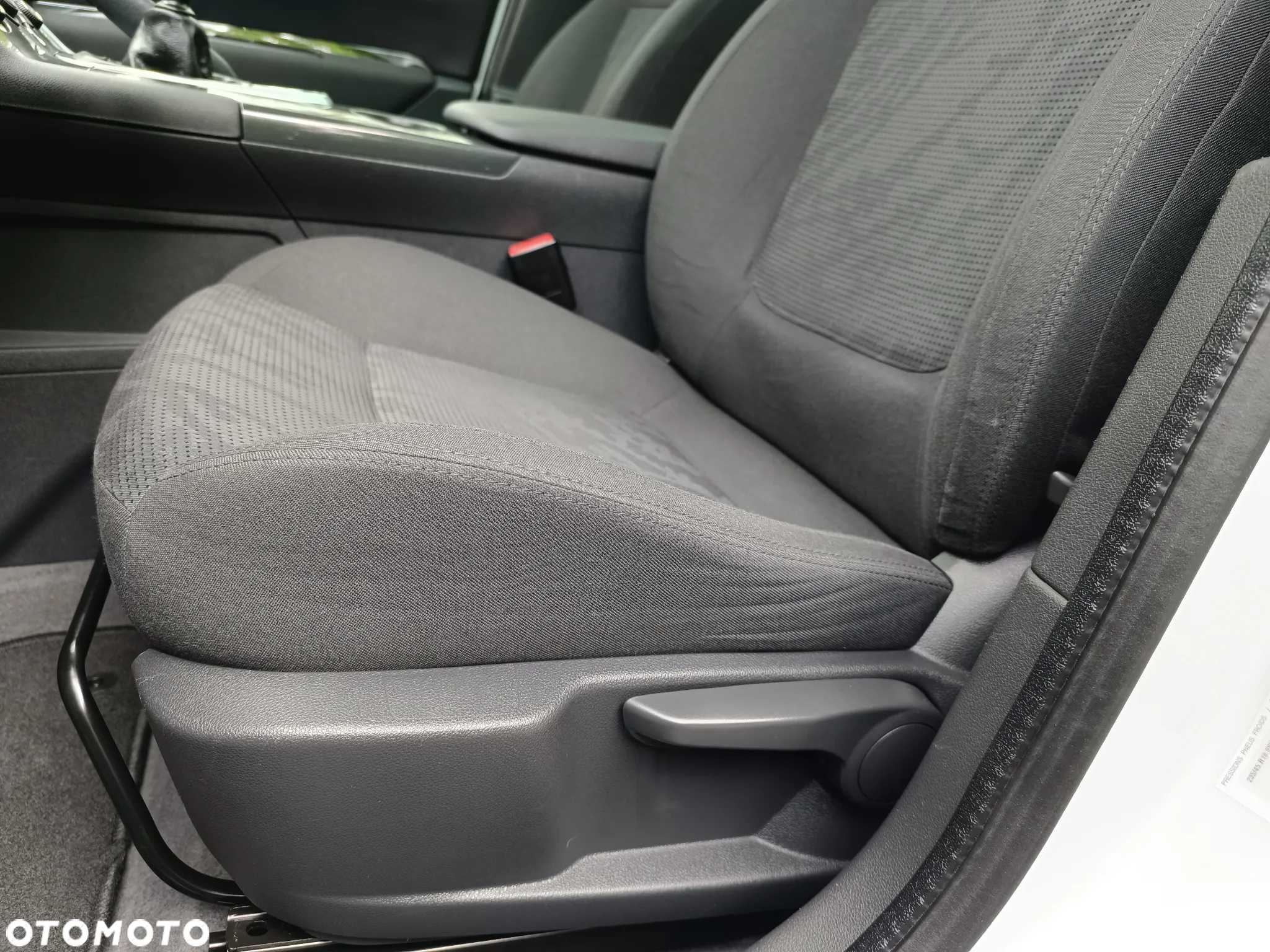 Peugeot 3008 1.6 HDi Active - 25