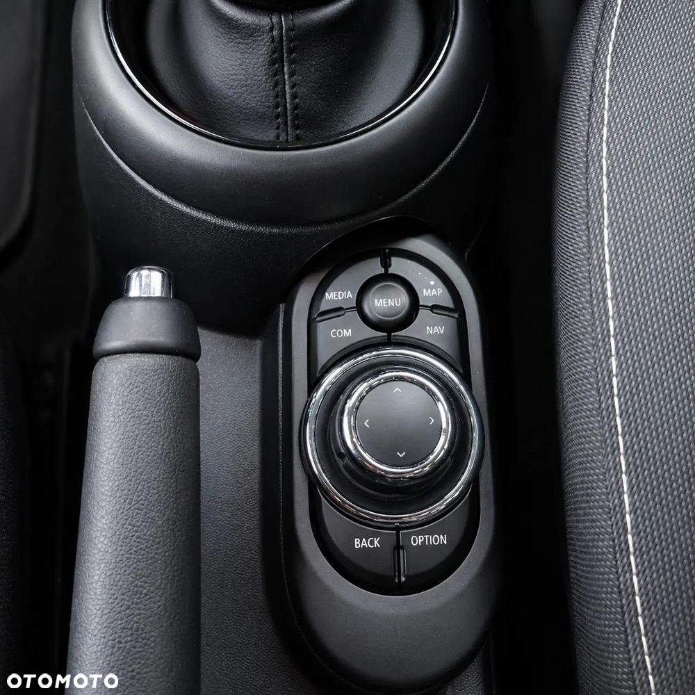 MINI Cooper Standard - 19